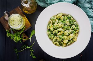 pesto soslu midye makarna