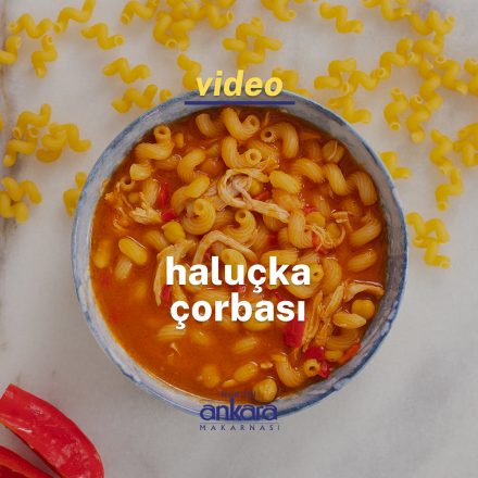 kase içindeki bukle makarnalı haluçka çorbası