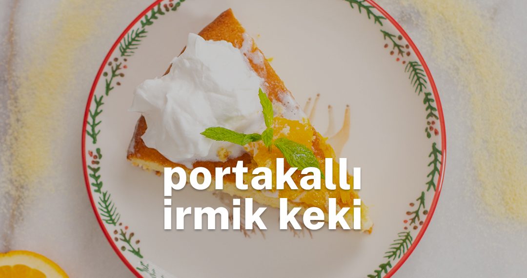 Tabağın içindeki portakallı irmik keki