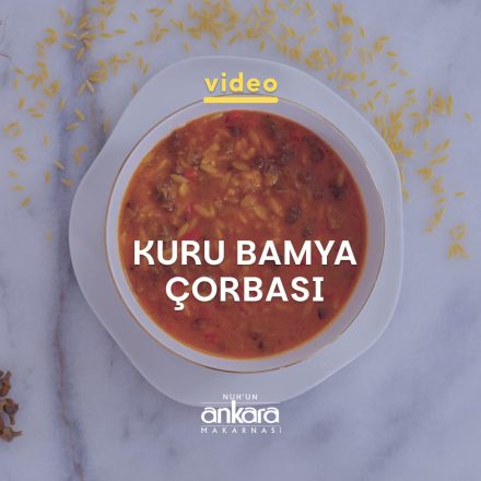 Kasenin içerisindeki Kuru Bamya Çorbası