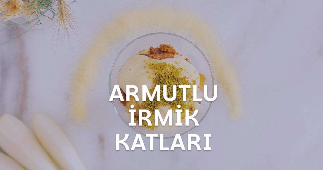 Kup İçinde Toz Fıstıkla Servis Edilen Armutlu İrmik Katları
