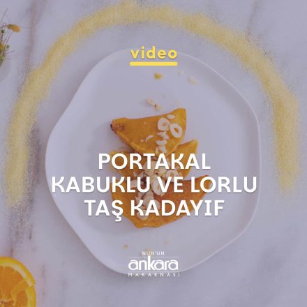 masanın üzerindeki tatlı tabağı