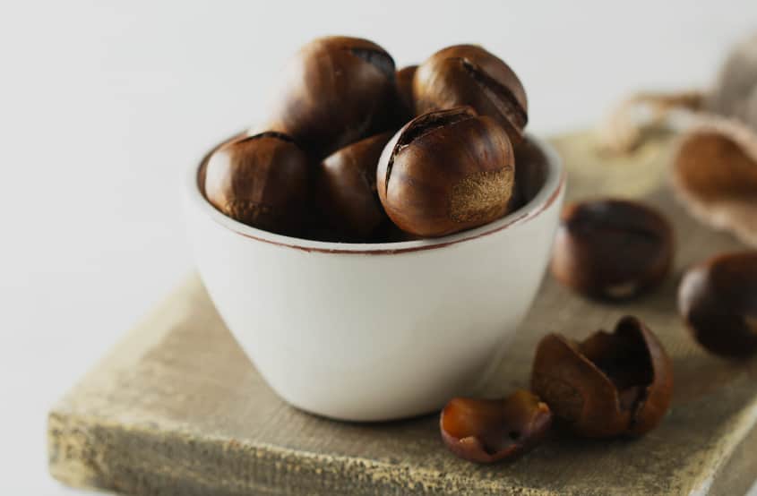 tabağın içindeki kestaneler